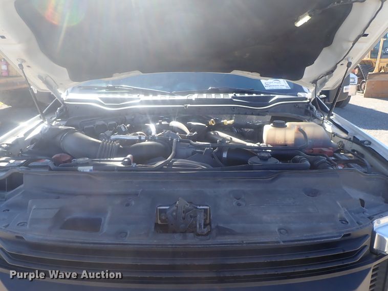 image for item DI7286 2017 Ford F550 Super Duty  SuperCab flatbed truck