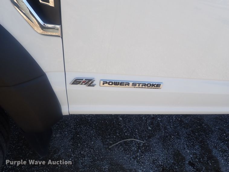 image for item DI7286 2017 Ford F550 Super Duty  SuperCab flatbed truck