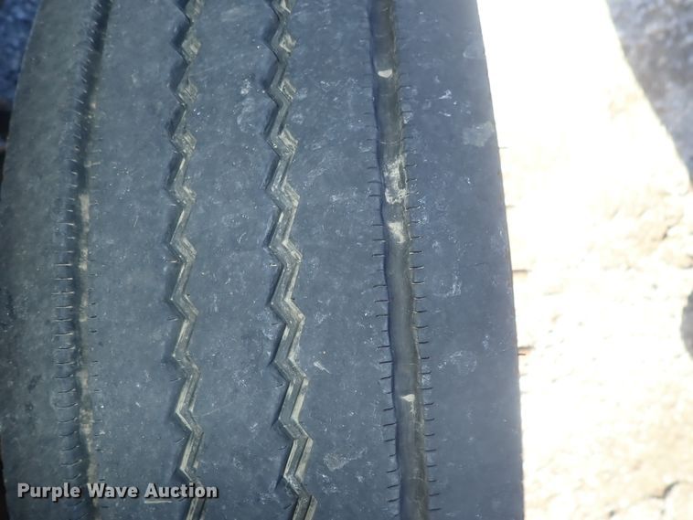 image for item DI7286 2017 Ford F550 Super Duty  SuperCab flatbed truck