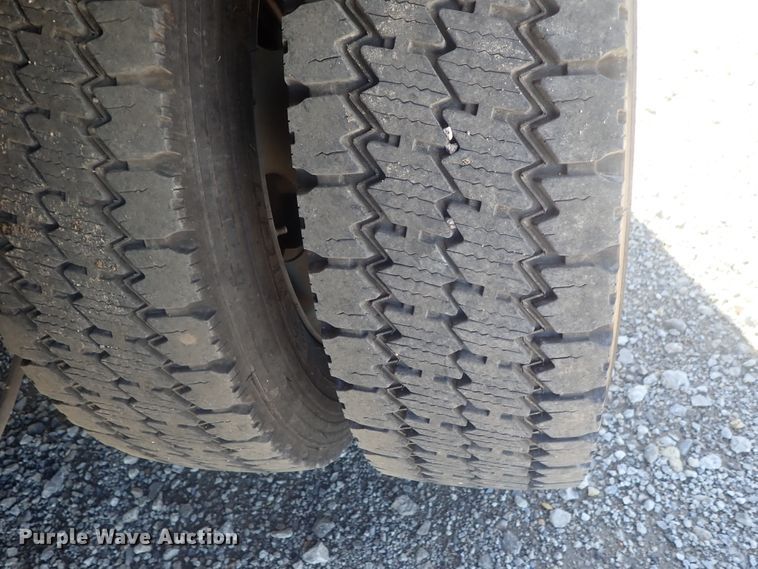 image for item DI7286 2017 Ford F550 Super Duty  SuperCab flatbed truck