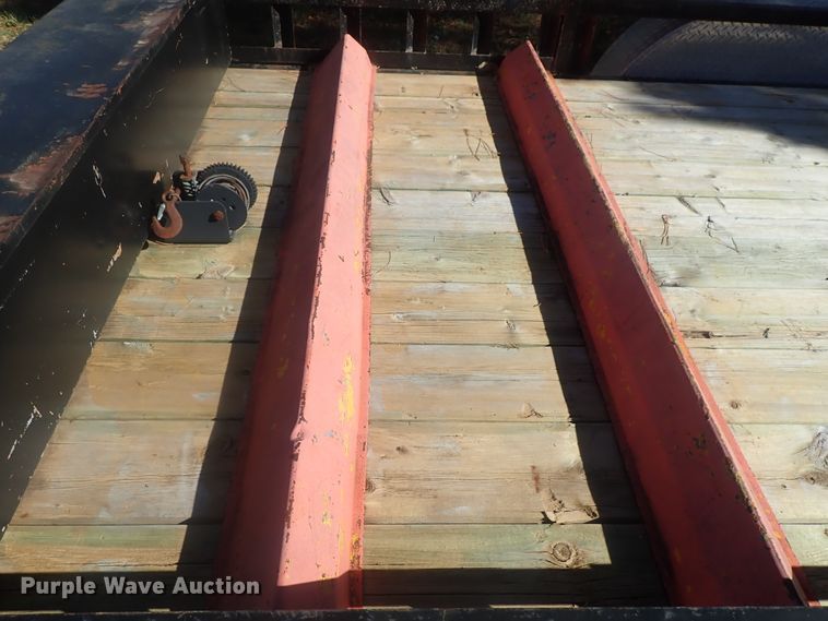 image for item DI7299 2005 PJ utility trailer