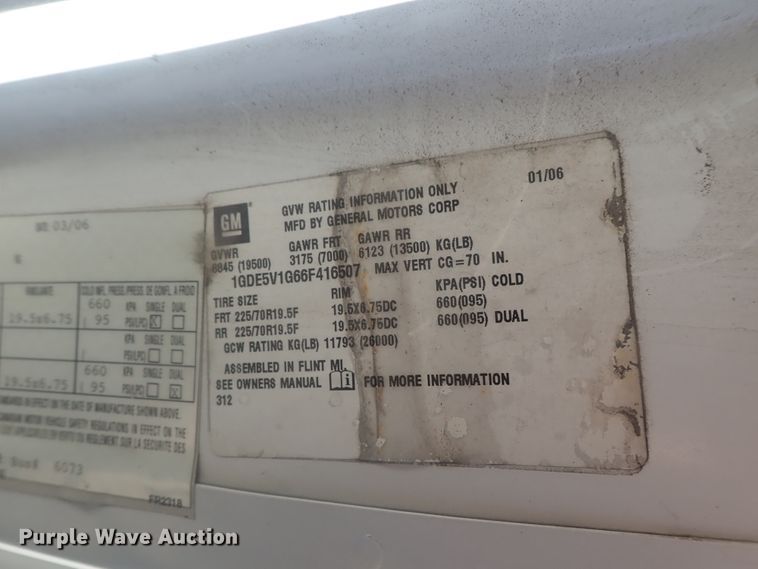 image for item DI7301 2006 GMC C5500  shuttle bus