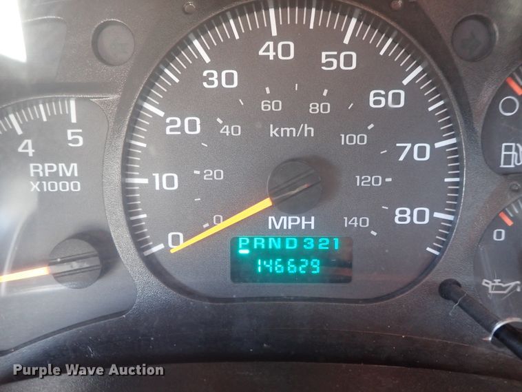 image for item DI7301 2006 GMC C5500  shuttle bus