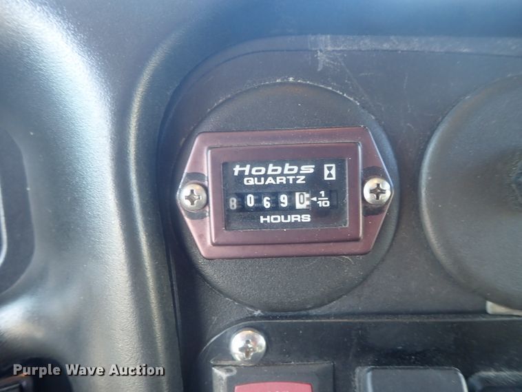 image for item DI7301 2006 GMC C5500  shuttle bus