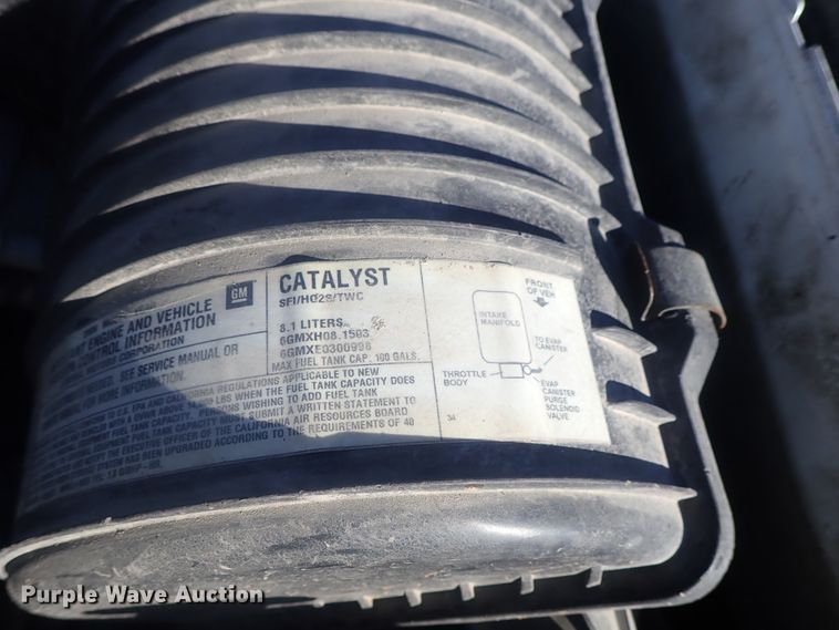 image for item DI7301 2006 GMC C5500  shuttle bus