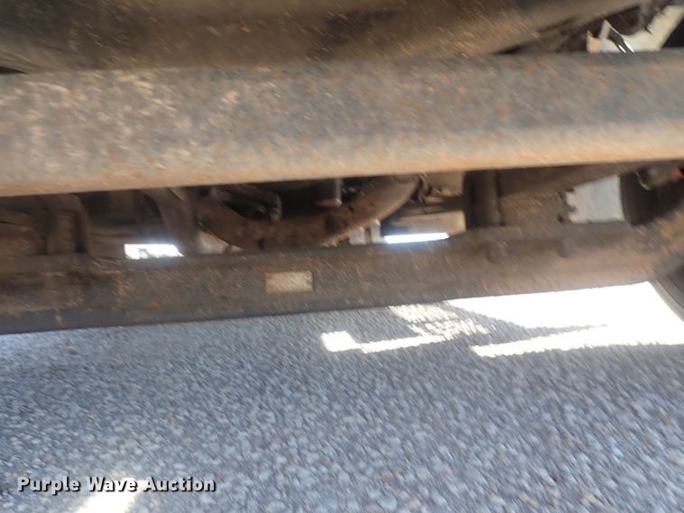 image for item DI7301 2006 GMC C5500  shuttle bus