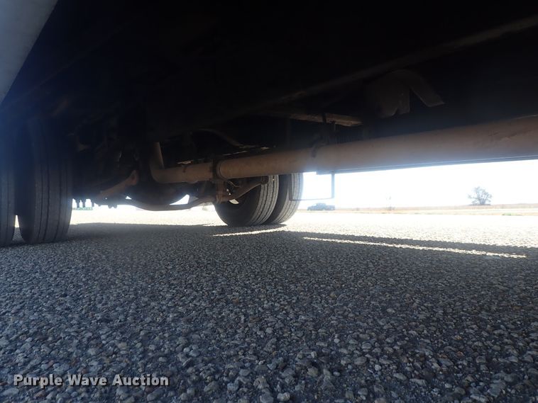 image for item DI7301 2006 GMC C5500  shuttle bus