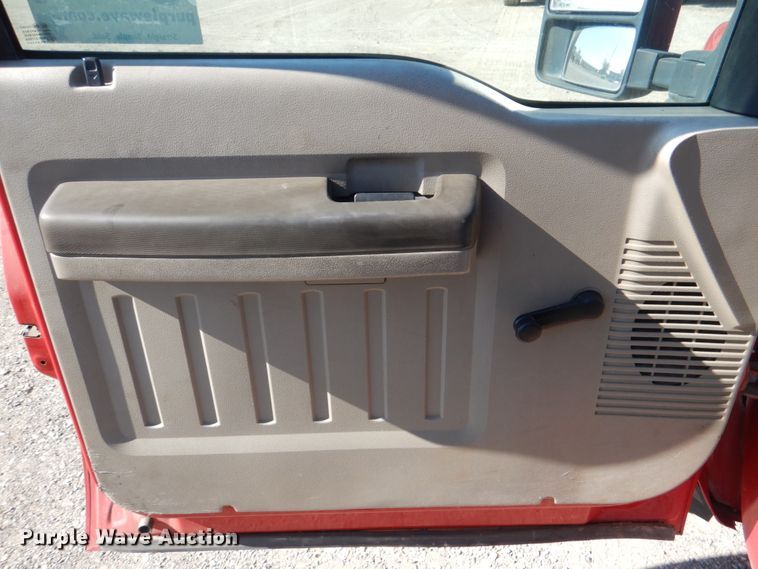 image for item DJ0275 2007 Ford F450 Super Duty XL  truck cab and chassis