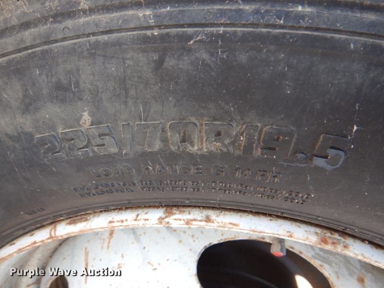 image for item DJ0275 2007 Ford F450 Super Duty XL  truck cab and chassis