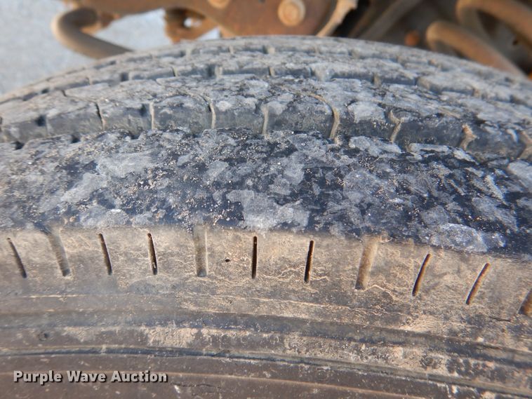 image for item DJ0275 2007 Ford F450 Super Duty XL  truck cab and chassis