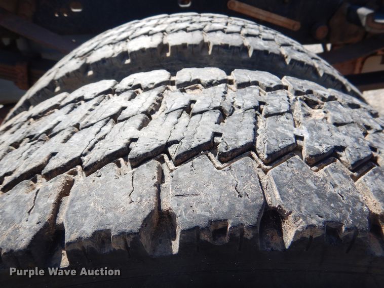 image for item DJ0275 2007 Ford F450 Super Duty XL  truck cab and chassis