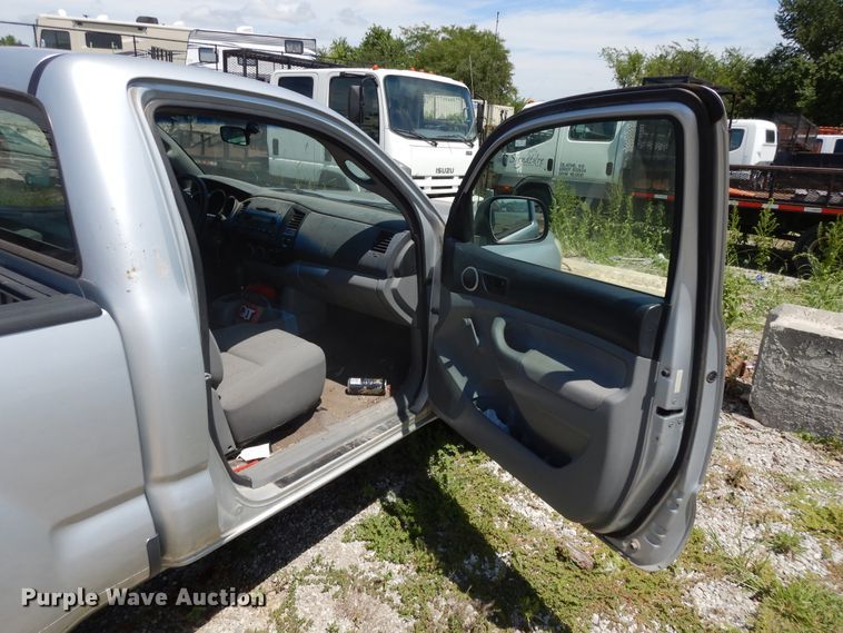 image for item DJ3479 2006 Toyota Tacoma  pickup truck