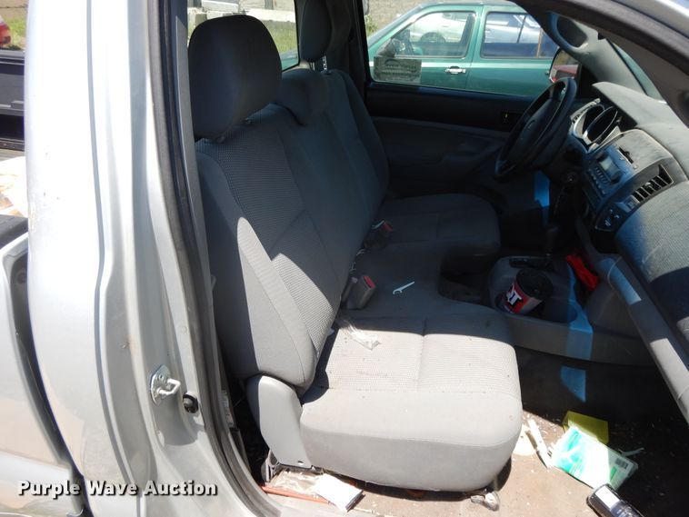 image for item DJ3479 2006 Toyota Tacoma  pickup truck