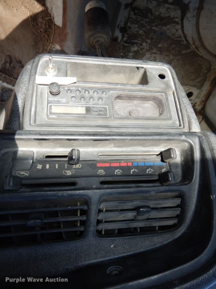 image for item DJ5778 Suzuki V-DD51T  mini truck