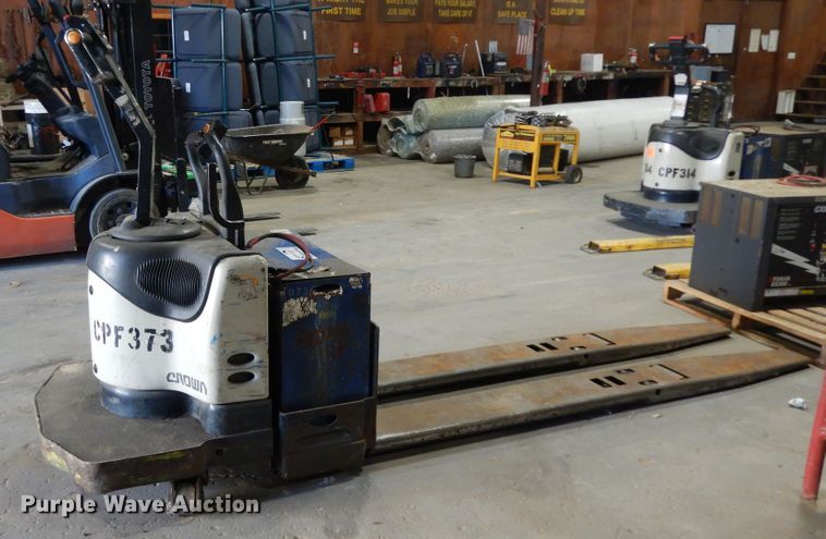 image for item DJ6653 (5) Crown pallet jacks