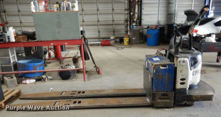 image for item DJ6653 (5) Crown pallet jacks