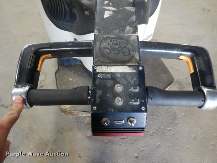 image for item DJ6653 (5) Crown pallet jacks