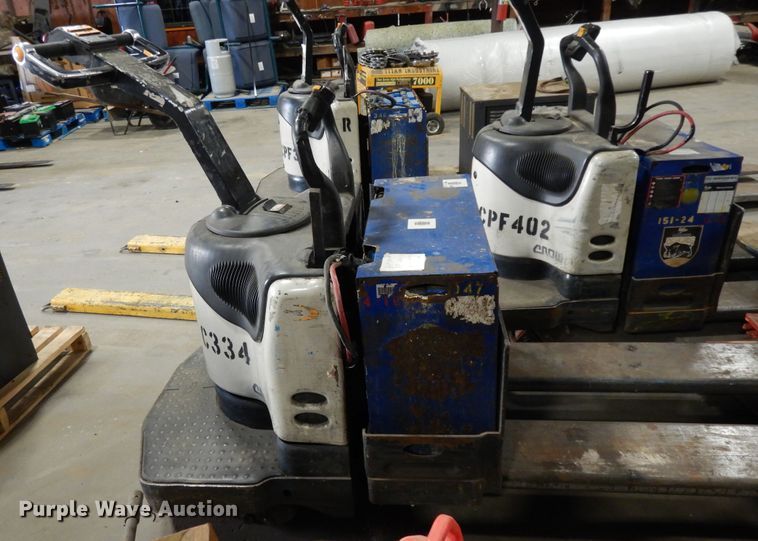 image for item DJ6653 (5) Crown pallet jacks