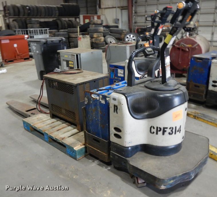 image for item DJ6653 (5) Crown pallet jacks