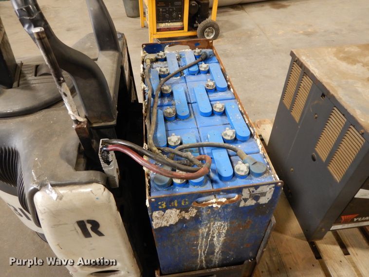 image for item DJ6653 (5) Crown pallet jacks