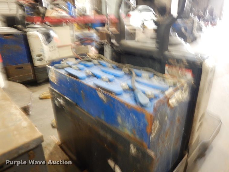 image for item DJ6653 (5) Crown pallet jacks