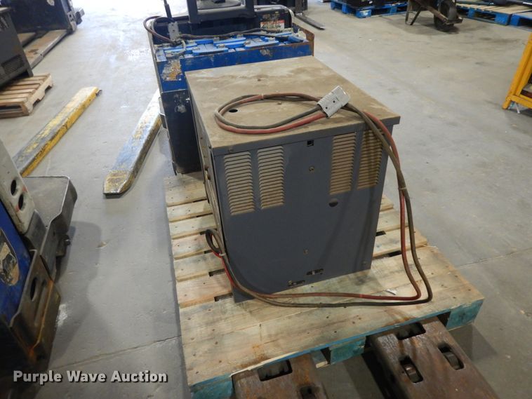 image for item DJ6653 (5) Crown pallet jacks