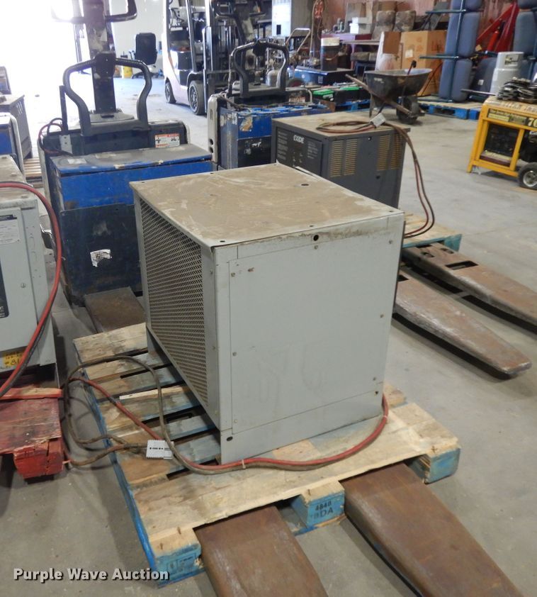 image for item DJ6653 (5) Crown pallet jacks