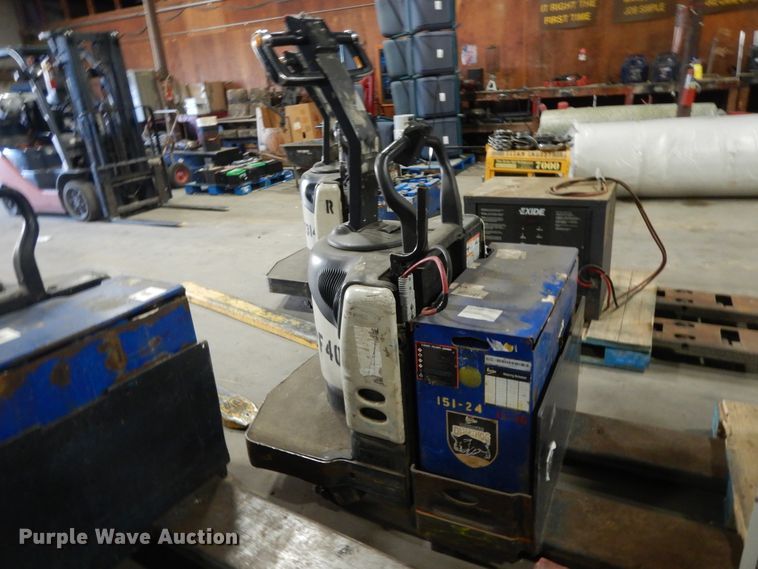 image for item DJ6653 (5) Crown pallet jacks