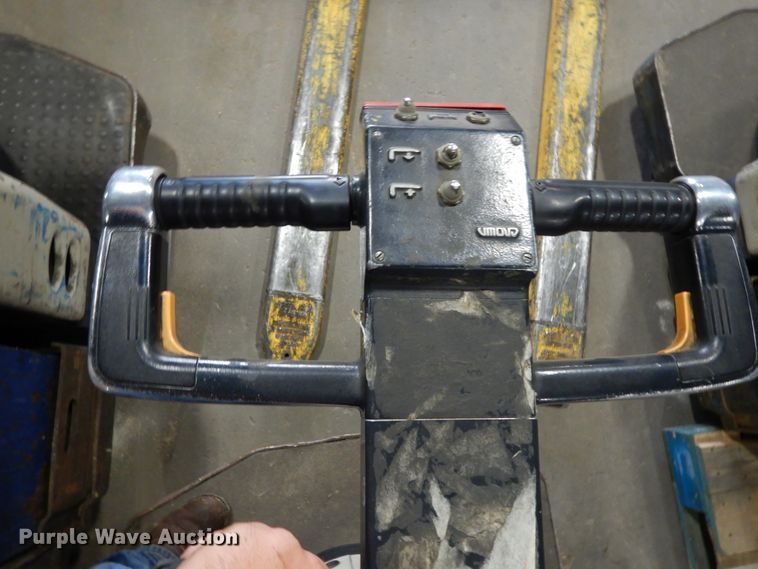 image for item DJ6653 (5) Crown pallet jacks