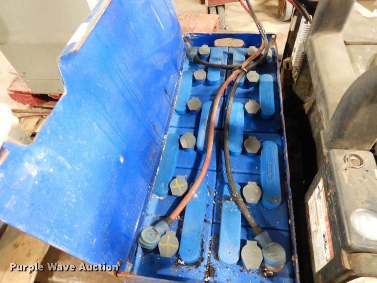 image for item DJ6653 (5) Crown pallet jacks