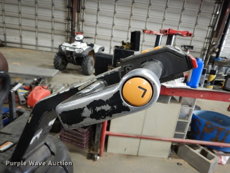 image for item DJ6653 (5) Crown pallet jacks