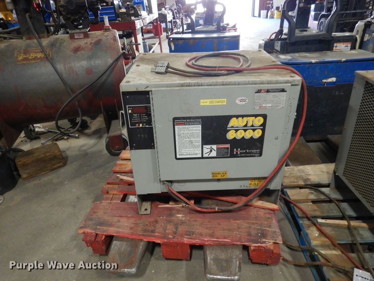 image for item DJ6653 (5) Crown pallet jacks