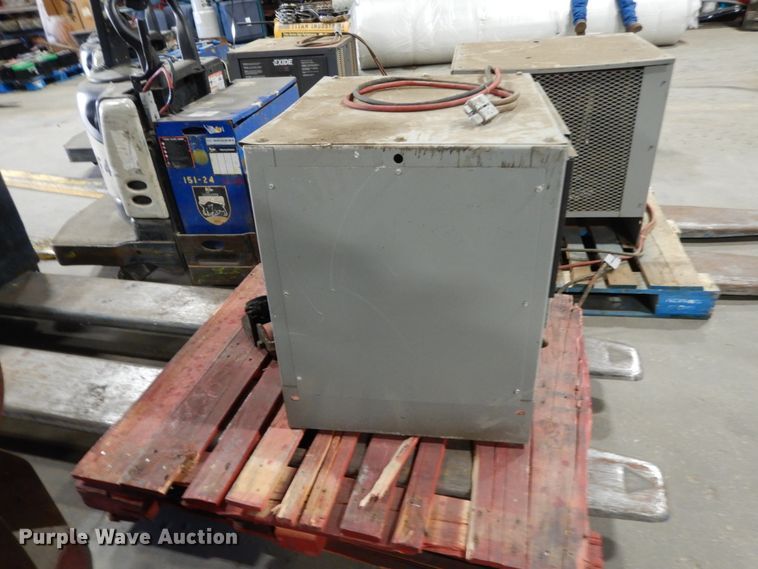 image for item DJ6653 (5) Crown pallet jacks