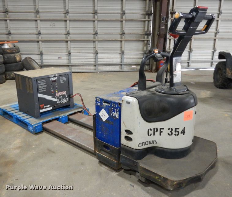 image for item DJ6653 (5) Crown pallet jacks