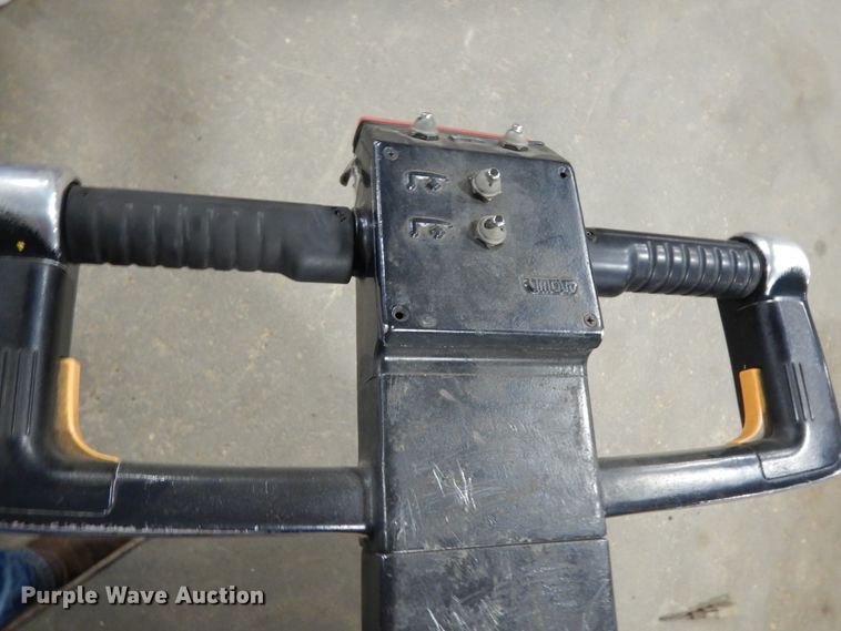 image for item DJ6653 (5) Crown pallet jacks