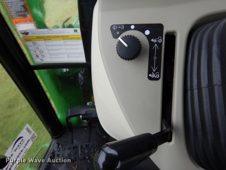 image for item DJ6661 2020 John Deere 3039R  tractor