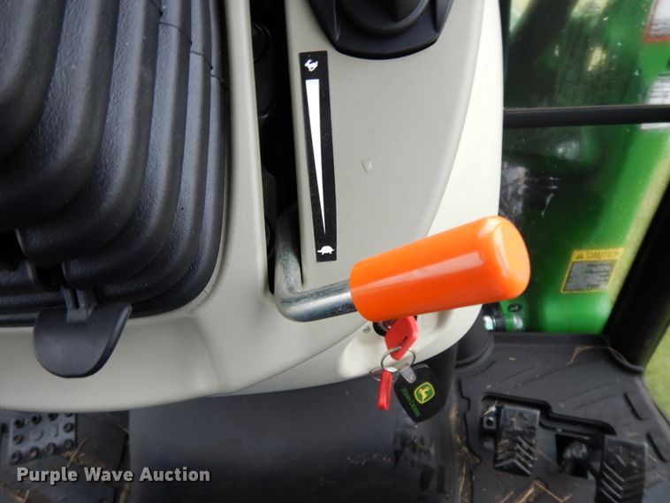 image for item DJ6661 2020 John Deere 3039R  tractor