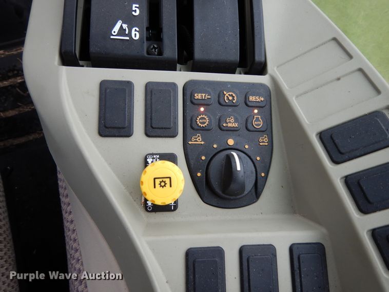 image for item DJ6661 2020 John Deere 3039R  tractor