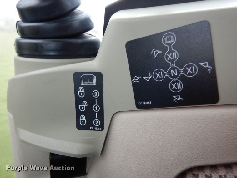 image for item DJ6661 2020 John Deere 3039R  tractor