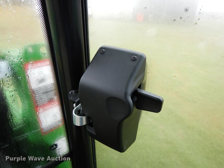 image for item DJ6661 2020 John Deere 3039R  tractor