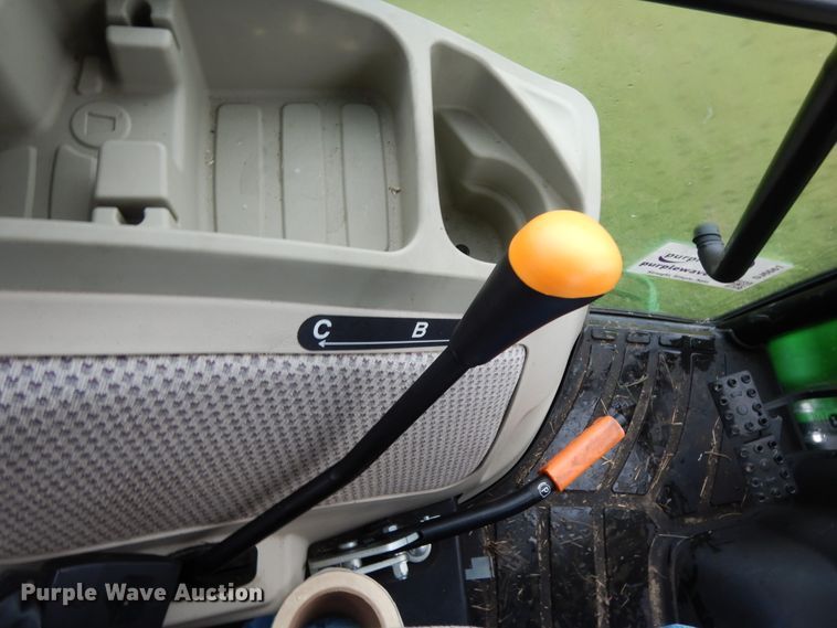 image for item DJ6661 2020 John Deere 3039R  tractor