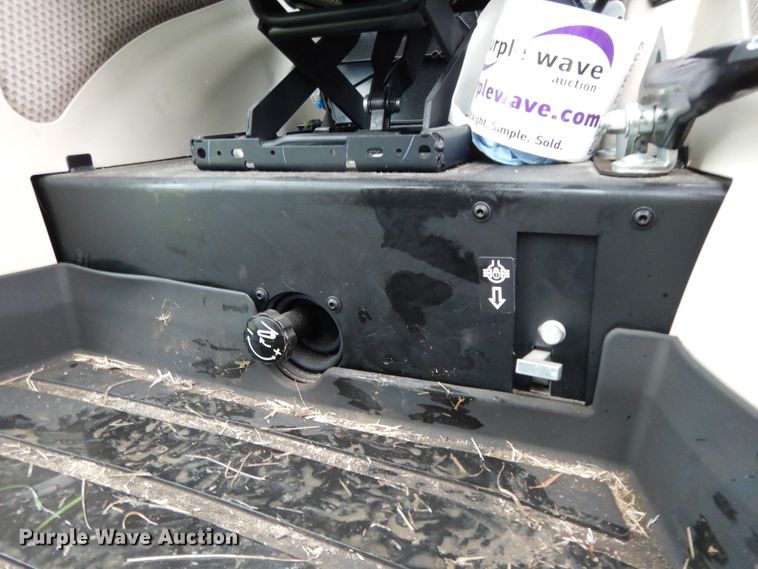 image for item DJ6661 2020 John Deere 3039R  tractor