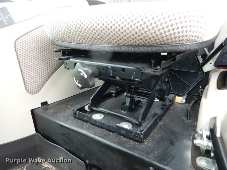 image for item DJ6661 2020 John Deere 3039R  tractor