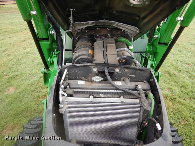 image for item DJ6661 2020 John Deere 3039R  tractor