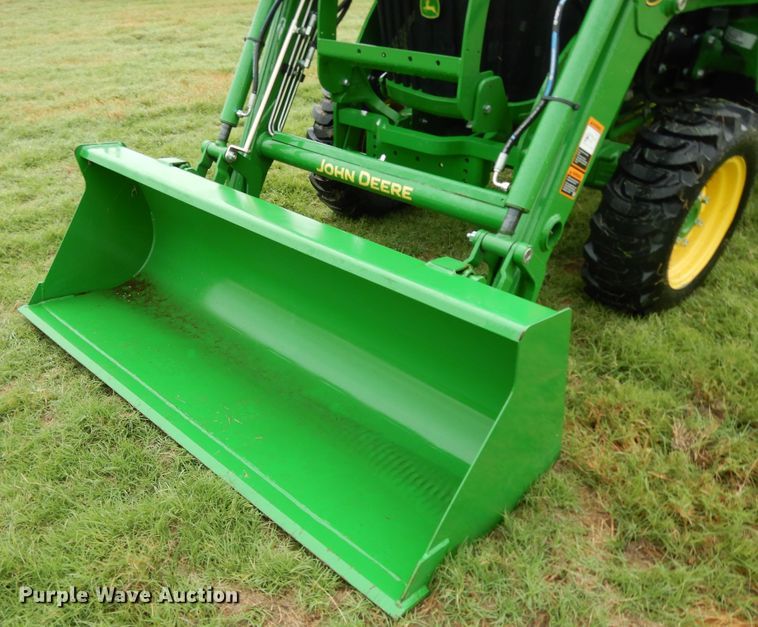 image for item DJ6661 2020 John Deere 3039R  tractor