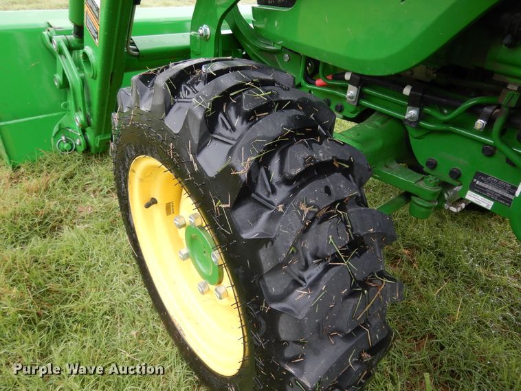 image for item DJ6661 2020 John Deere 3039R  tractor