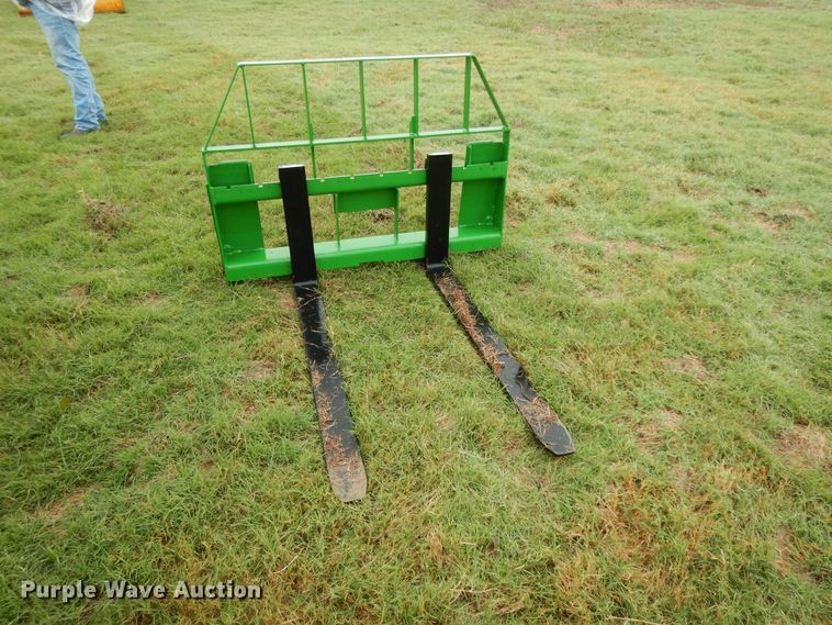 image for item DJ6661 2020 John Deere 3039R  tractor