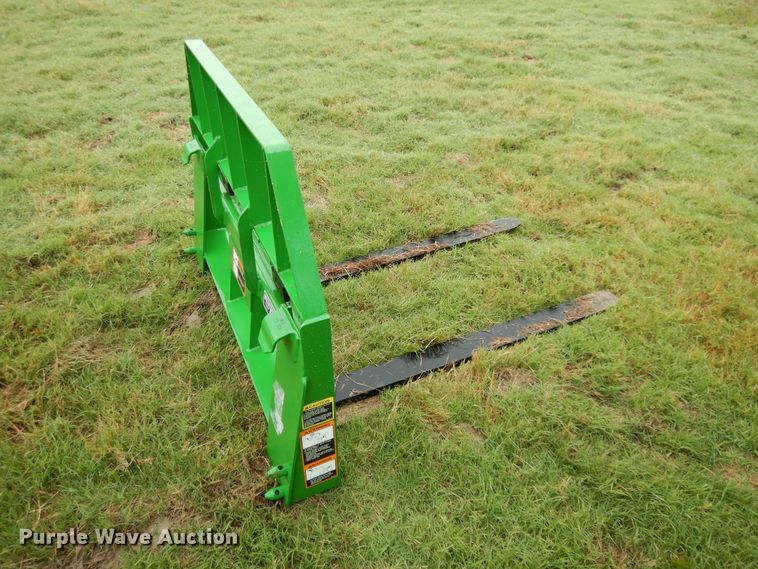 image for item DJ6661 2020 John Deere 3039R  tractor