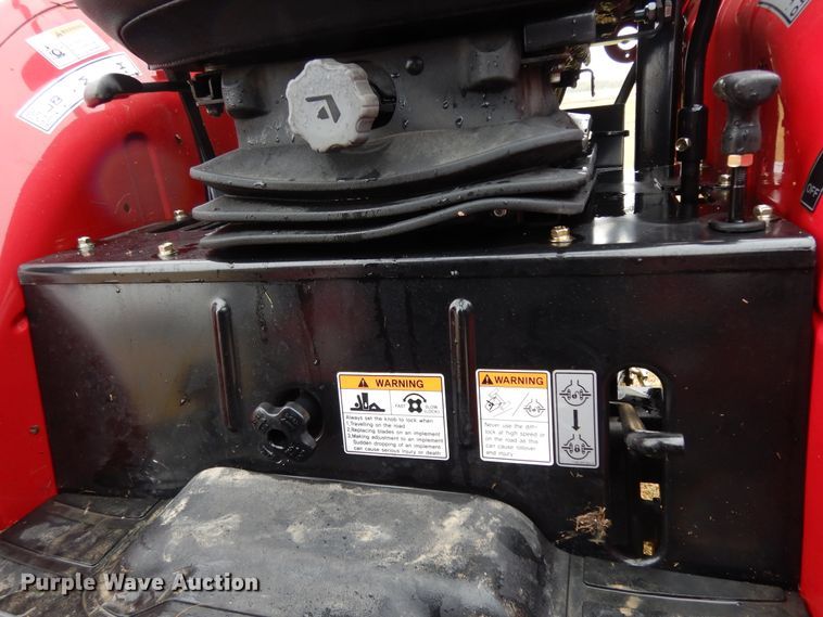 image for item DJ6665 2019 Mahindra 2638  MFWD tractor