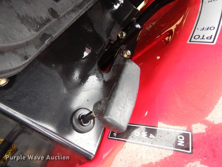 image for item DJ6665 2019 Mahindra 2638  MFWD tractor